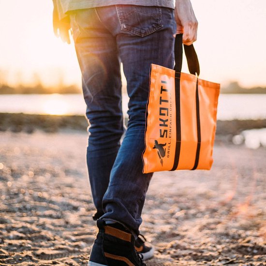 De balkon sensatie van deze zomer! De zeer compacte Skotti gas Grill