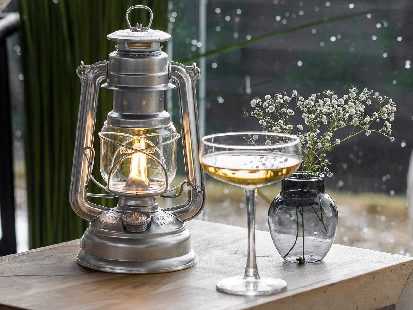 Feuerhand LED Stormlamp 276 Zink, inclusief gratis batterijen