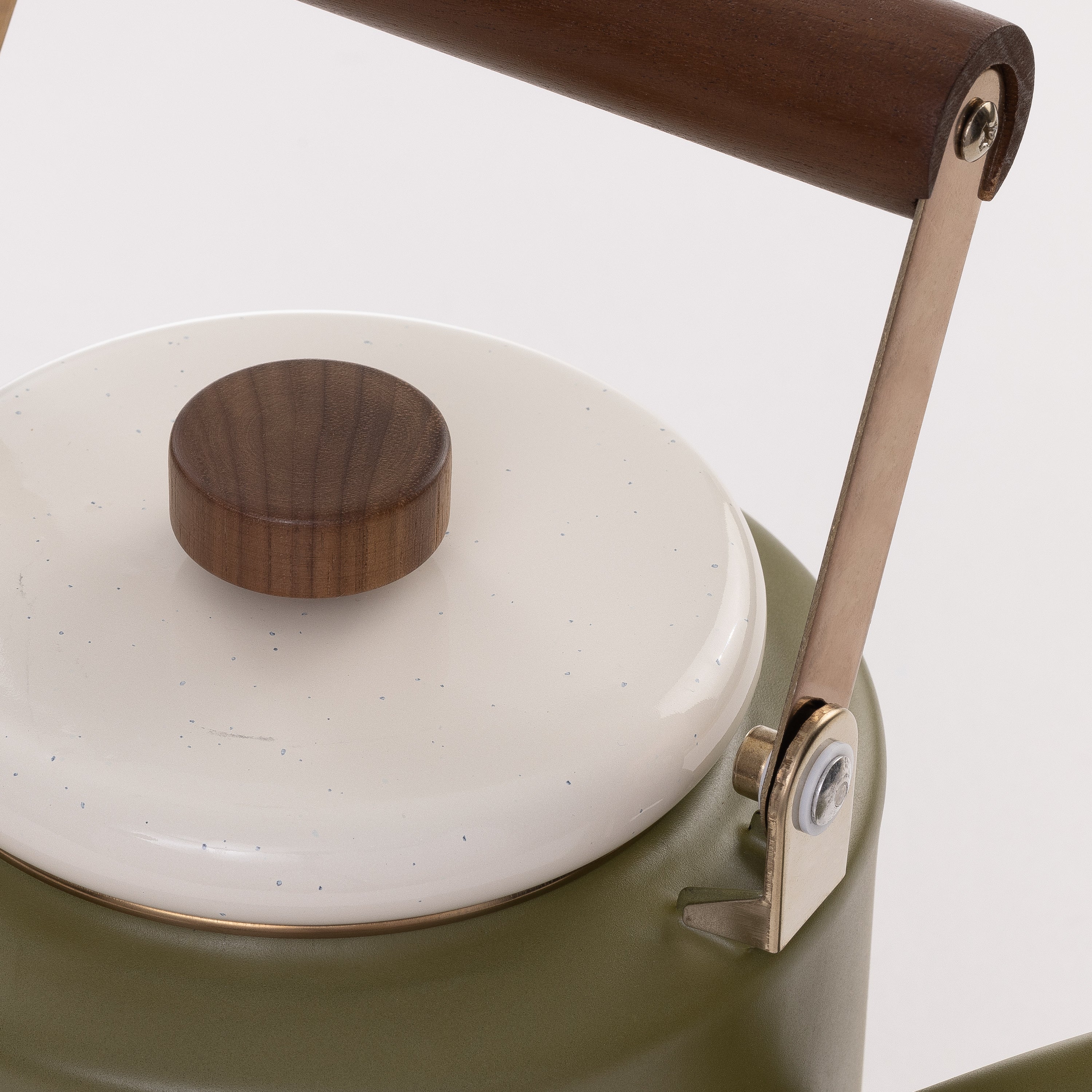 Barebones emaille two tone thee pot ketel olive of indigo