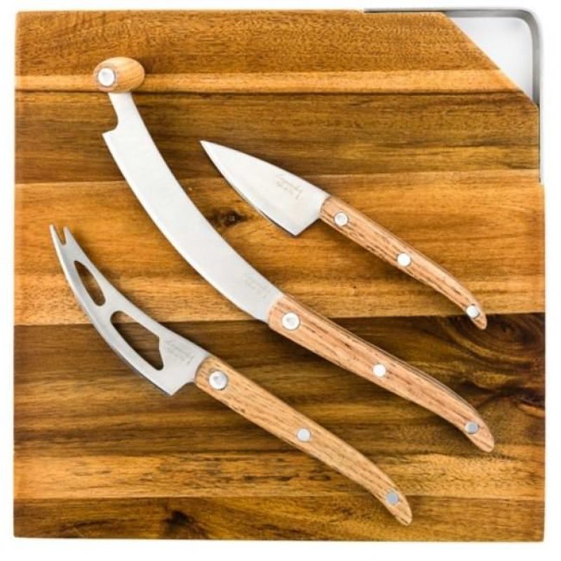 Laguiole innovation line. Style de Vie Acacia Serveerplank met 3 Kaasmessen Eiken Vuurbak.