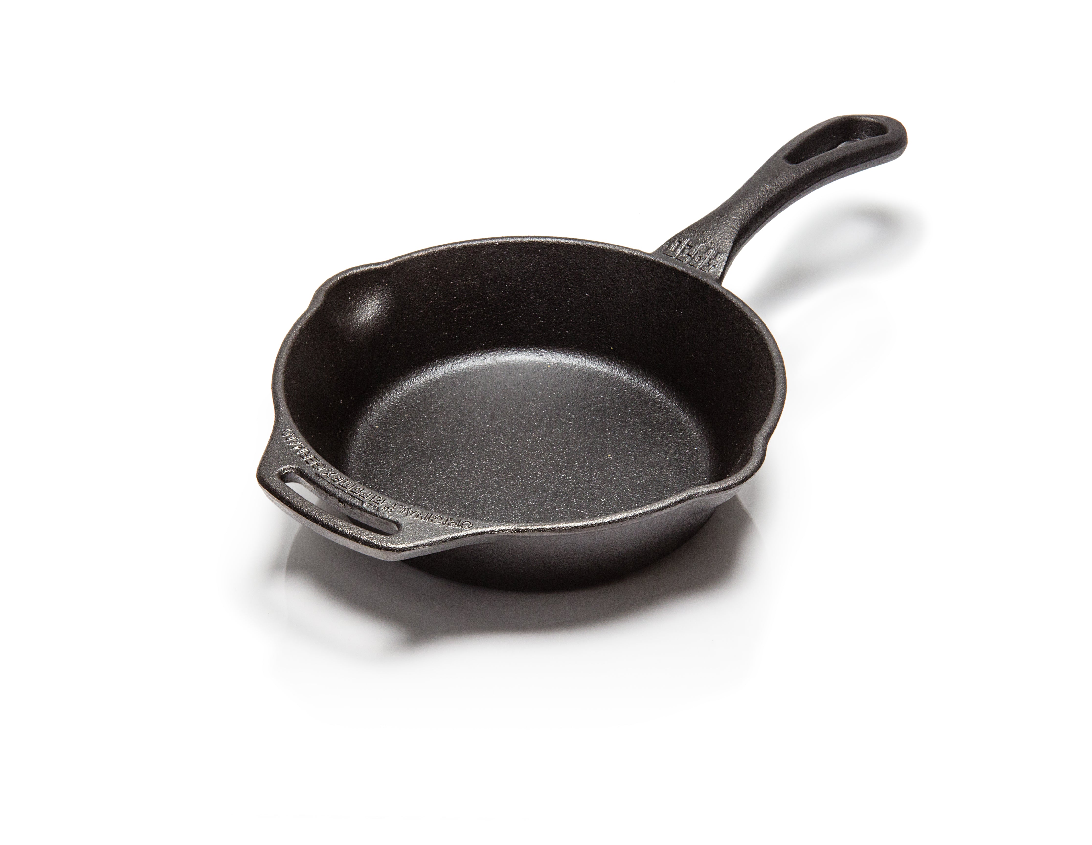Petromax Gietijzeren skillet 20cm met steel Vuurbak.
