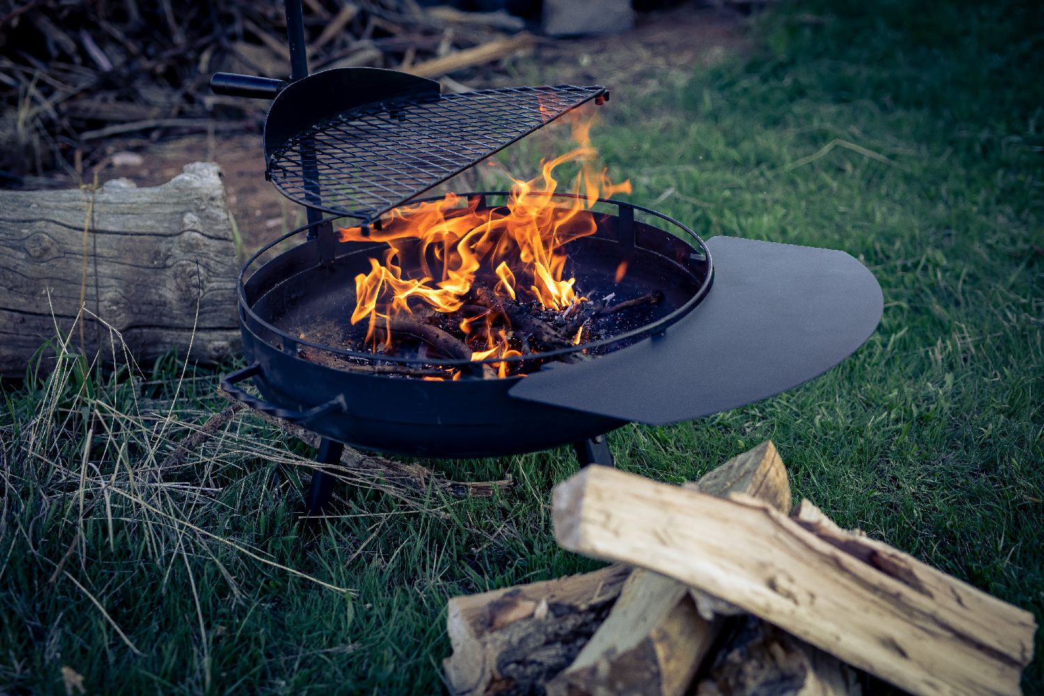 Barebones Cowboy grill systeem met beschermhoes en sidetable